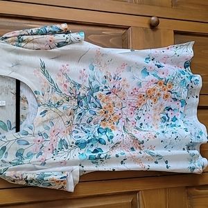 Lg Woman's floral print short sleeve top